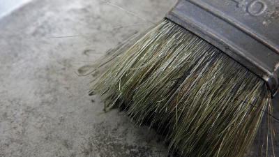 水性涂料涂刷在金屬底材上時(shí)，什么因素會(huì)加速了閃銹的產(chǎn)生？